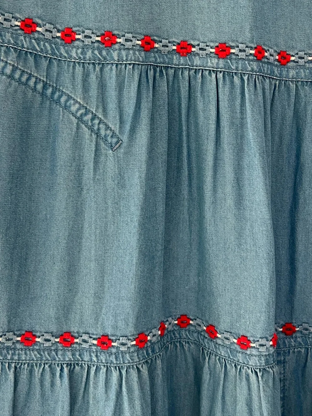 John Mark Chambray Tiered Embroidered Sleeveless Dress Medium - Picture 4 of 10